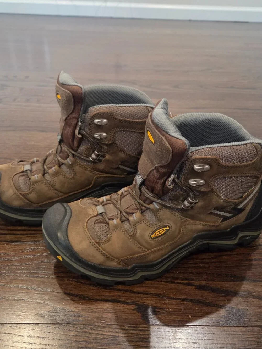 KEEN Durand Mid WP Men's Size 11 Waterproof Hiking Boots Brown